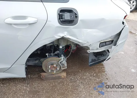 2021 Kia K5 Gt-Line z USA, uszkodzony, nr VIN 5XXG64J20MG017616